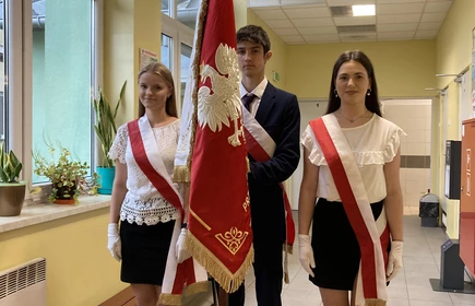 Uroczystość w Hali Sportowej CKZiU w Łapanowie.