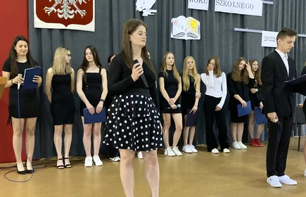 Uroczystość w Hali Sportowej CKZiU w Łapanowie.