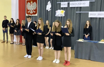 Uroczystość w Hali Sportowej CKZiU w Łapanowie.