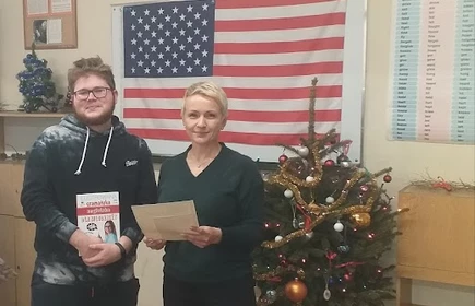 Pani Dyrektor Dorota Matlęga i Arkadiusz Góral (III miejsce).