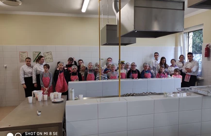 „Żyj zdrowo” – zajęcia gastronomiczne dla uczniów ze Zbydniowa 13