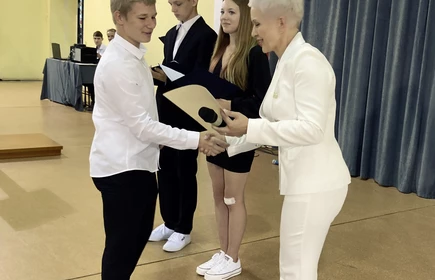 Uroczystość w Hali Sportowej CKZiU w Łapanowie.