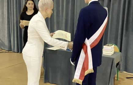 Uroczystość w Hali Sportowej CKZiU w Łapanowie.