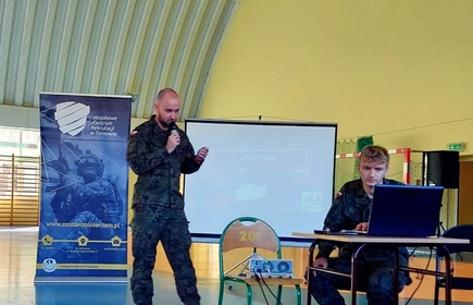 Na zdjęciu przedstawiciele Wojskowego Centrum Rekrutacji w Tarnowie.