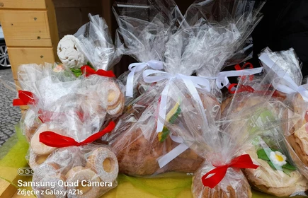 Ciasteczka i inne słodkości przygotowane na Jarmark Wielkanocny (jajka, baranki, zajęczki i inne).