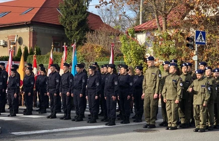 Uroczystości pod pomnikiem „Poległym za Wolność 1914-20” na ul. Orackiej w Bochni.