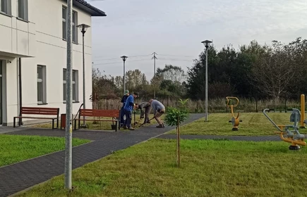 Na zdjęciu młodzież CKZiU w Łapanowie realizująca projekt "Kwiatowe Kremówki". Bochnia, ZOL.