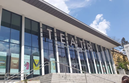 Fotografia barwna. Teatr im. L. Solskiego w Tarnowie.