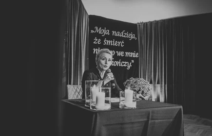 Na zdjęciu dyrektor CKZiU w Łapanowie - p. Dorota Matlęga.