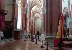 wnętrze sanktuarium Madonna di San Luca 