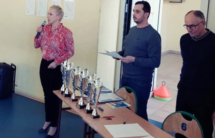 Na zdjęciu od lewej: dyrektor CKZiU w Łapanowie Dorota Matlęga.