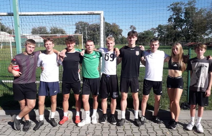 Na zdjęciu reprezentacja CKZiU w Łapanowie w składzie: Klaudia Hejmo, Daniel Węgrzyn, Jakub Schwenk, Eryk Stokłosa, Kamil Kądziela,  Jakub Janus, Filip Gadzina, Wojciech Paszkot i Jakub Furtak.