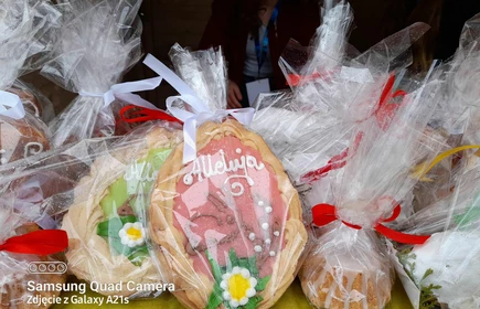 Ciasteczka i inne słodkości przygotowane na Jarmark Wielkanocny (jajka, baranki, zajęczki i inne).