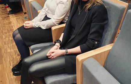 Na zdjęciu od prawej Sylwia Leśniak kl. 4T1 i Mariola Kukla kl. 3 BP.