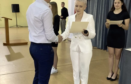 Uroczystość w Hali Sportowej CKZiU w Łapanowie.