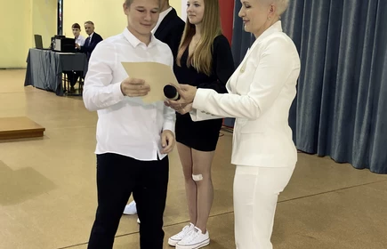 Uroczystość w Hali Sportowej CKZiU w Łapanowie.