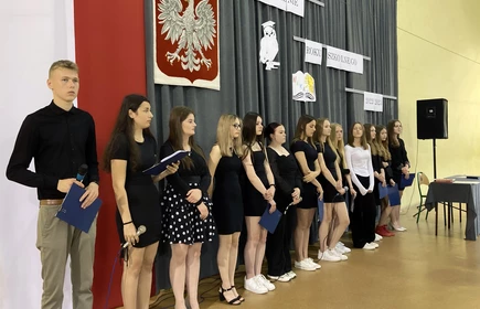 Uroczystość w Hali Sportowej CKZiU w Łapanowie.