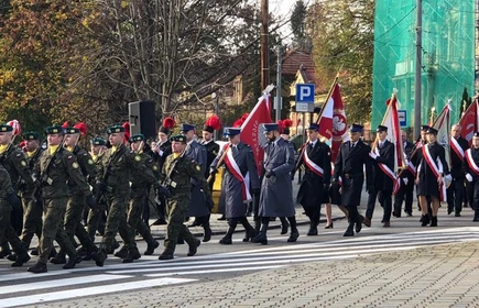 Uroczystości pod pomnikiem „Poległym za Wolność 1914-20” na ul. Orackiej w Bochni.