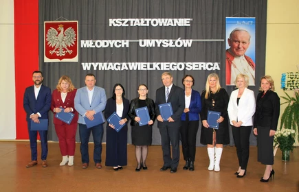 Uroczyste obchody Święta Patrona Szkoły oraz Dnia Edukacji Narodowej w CKZiU w Łapanowie.