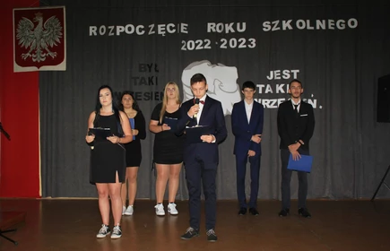 Młodzież podczas części artystycznej.