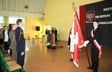 Uroczyste obchody Święta Patrona Szkoły oraz Dnia Edukacji Narodowej w CKZiU w Łapanowie.