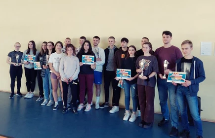Zdjęcie grupowe uczestników zawodów.