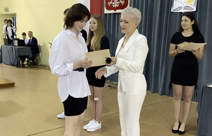 Uroczystość w Hali Sportowej CKZiU w Łapanowie.