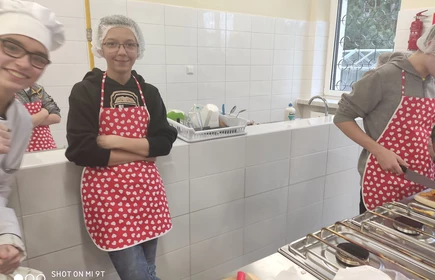 „Żyj zdrowo” – zajęcia gastronomiczne dla uczniów ze Zbydniowa 19