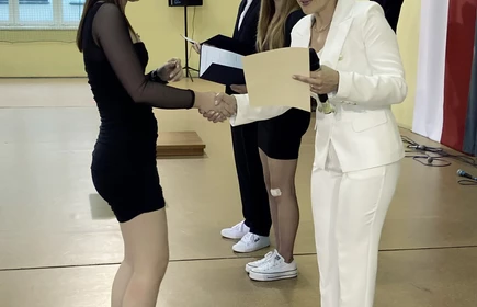 Uroczystość w Hali Sportowej CKZiU w Łapanowie.
