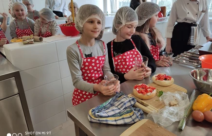 Szkoła Podstawowa w Grabiu z wizytą w pracowniach gastronomicznych 8